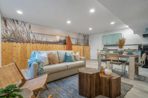 The Tiki I Lakeside I BBQ & Firepit I TV I Sleep 7